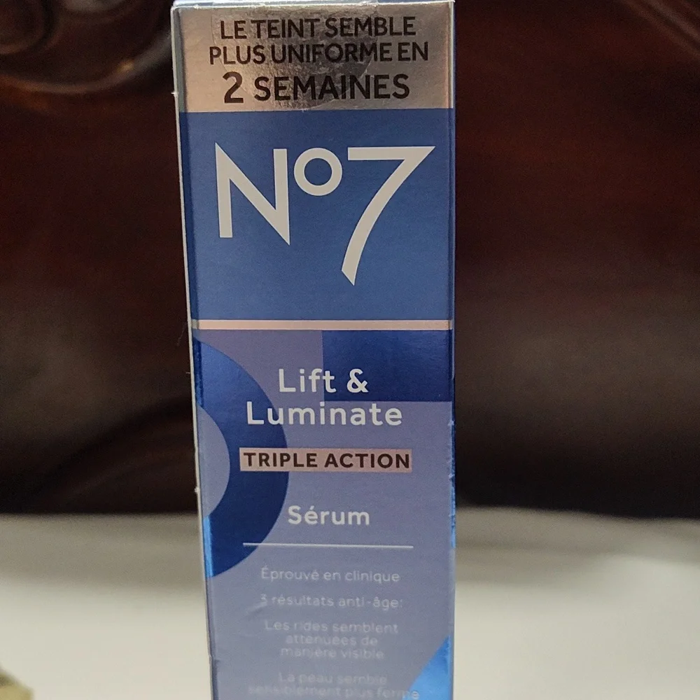 NWT Blue Radiance Serum for Glowing Skin